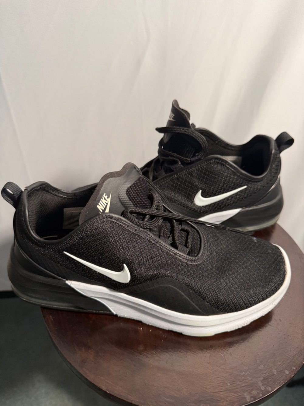 Nike Black & White Woman’s Low-Top Running Sneakers